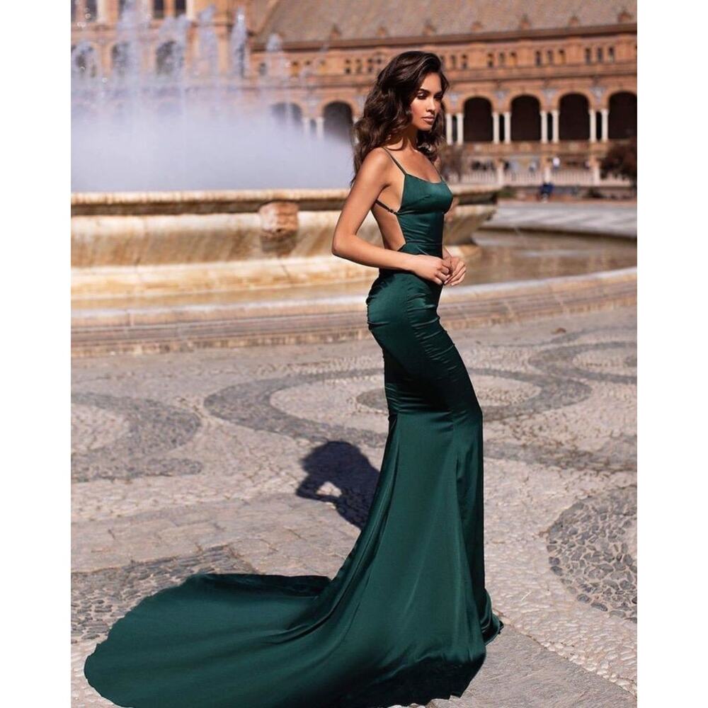 New Alamour the label Delara emerald maxi dress with train sz S